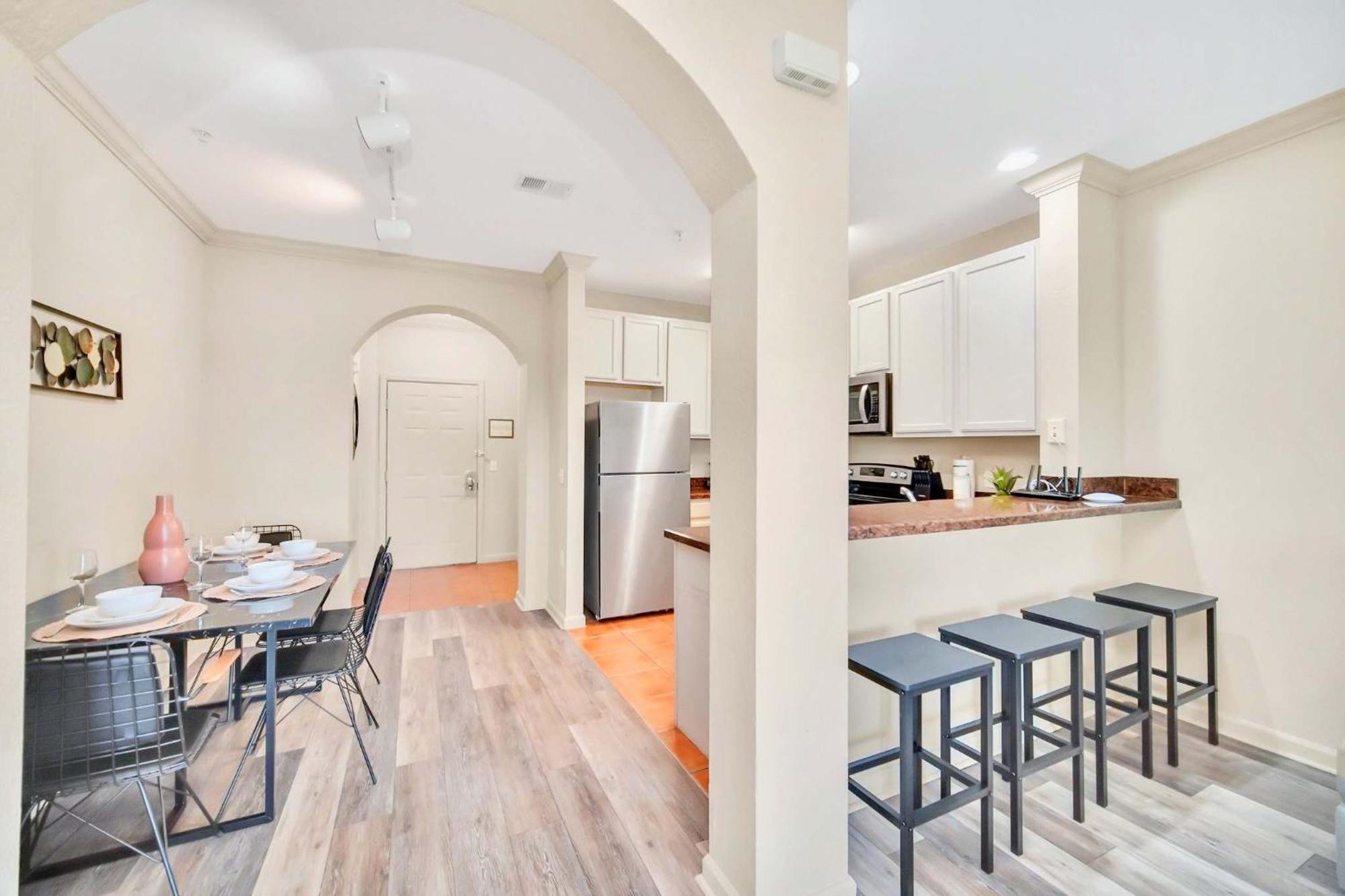 Modern 2Br Condo - Hot Tub And Pool - Near Disney أورلاندو المظهر الخارجي الصورة